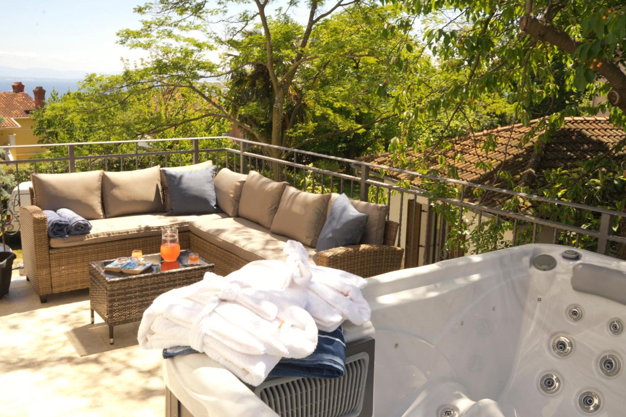 Riviera Blue Apartments With Seaview, Private Whirlpools And Parking Near Opatija Opric Eksteriør billede